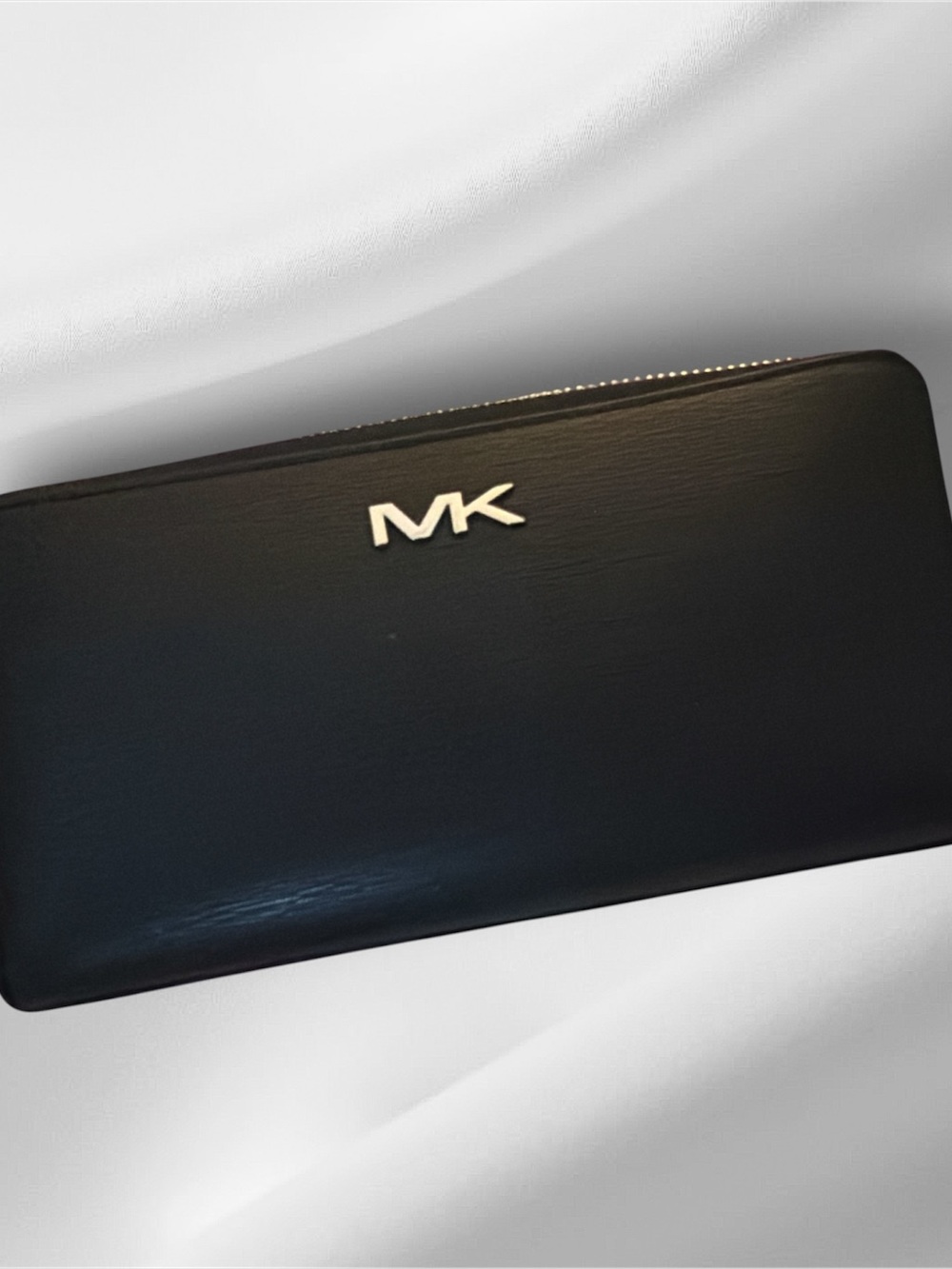 Michael Kors Black Leather MK Logo Zip-Around Wallet Cooper CELLPHONE TECH